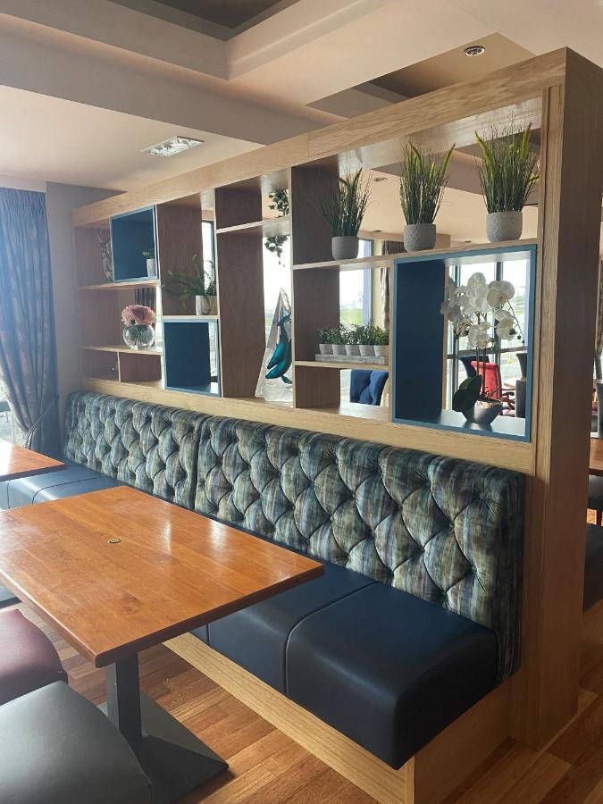 Allingham Arms Hotel Бундоран Екстериор снимка