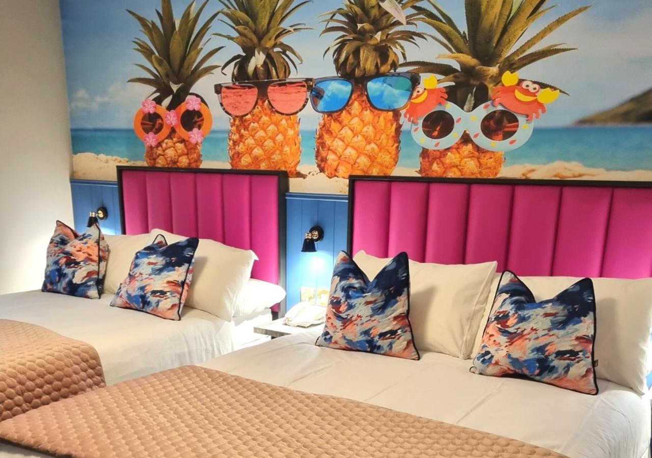 Allingham Arms Hotel Бундоран Екстериор снимка
