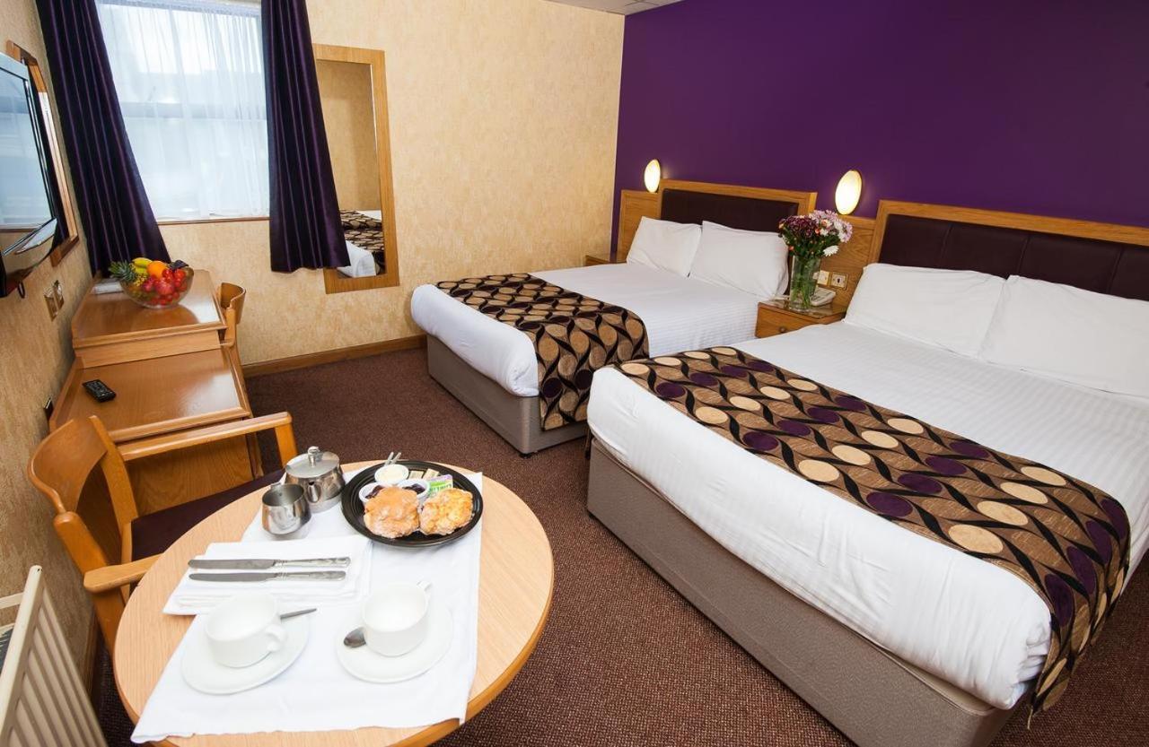 Allingham Arms Hotel Бундоран Екстериор снимка