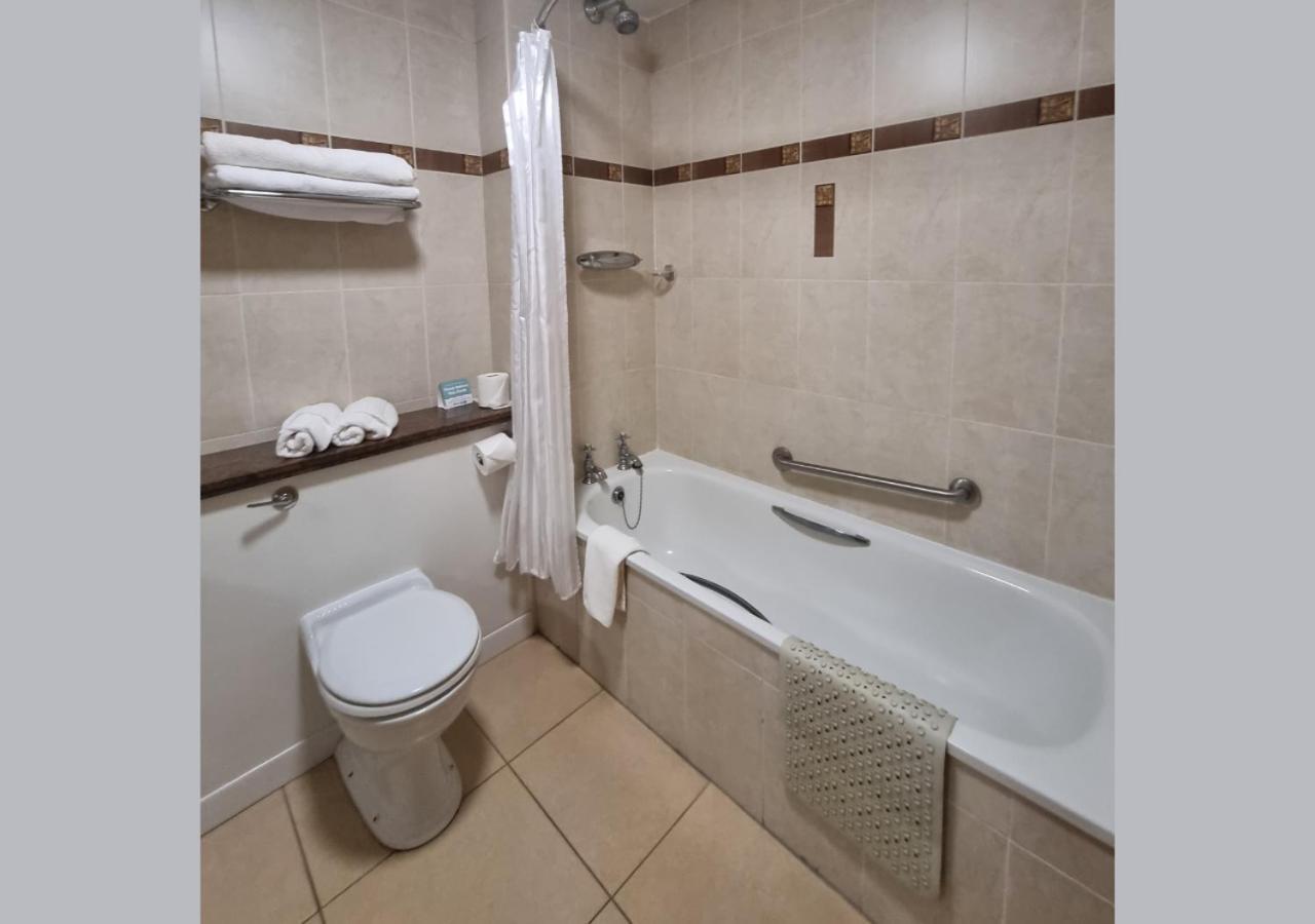 Allingham Arms Hotel Бундоран Екстериор снимка