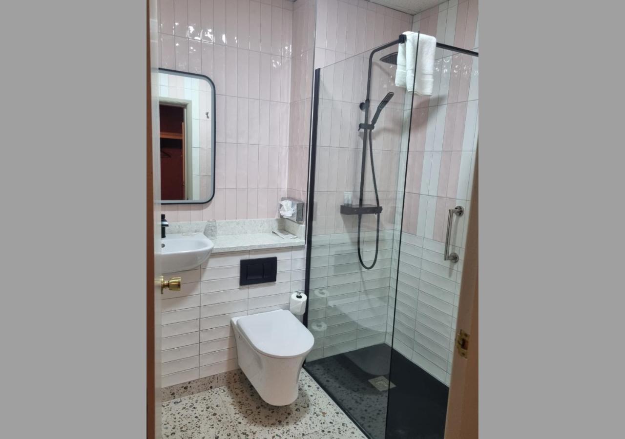 Allingham Arms Hotel Бундоран Екстериор снимка