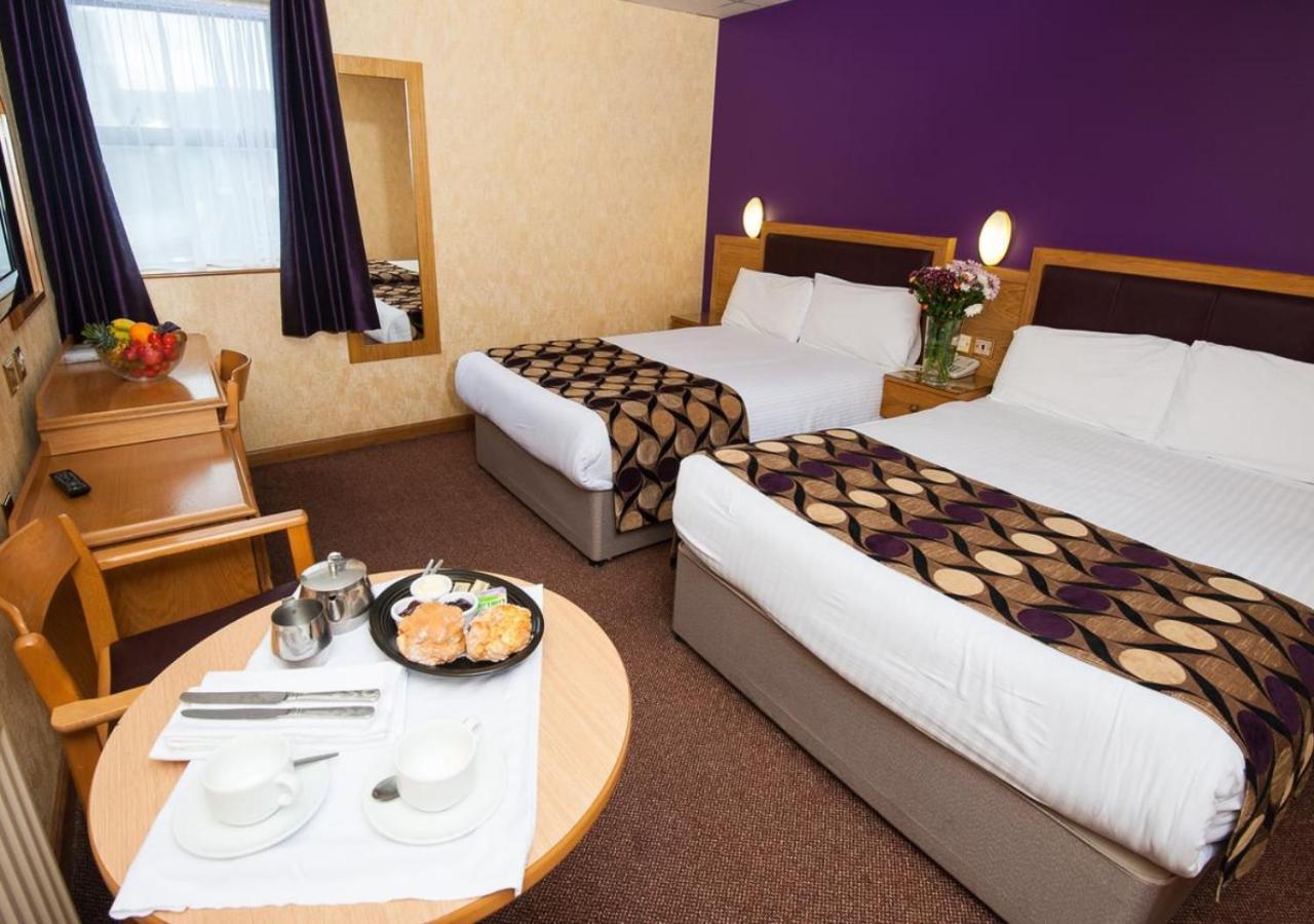 Allingham Arms Hotel Бундоран Екстериор снимка