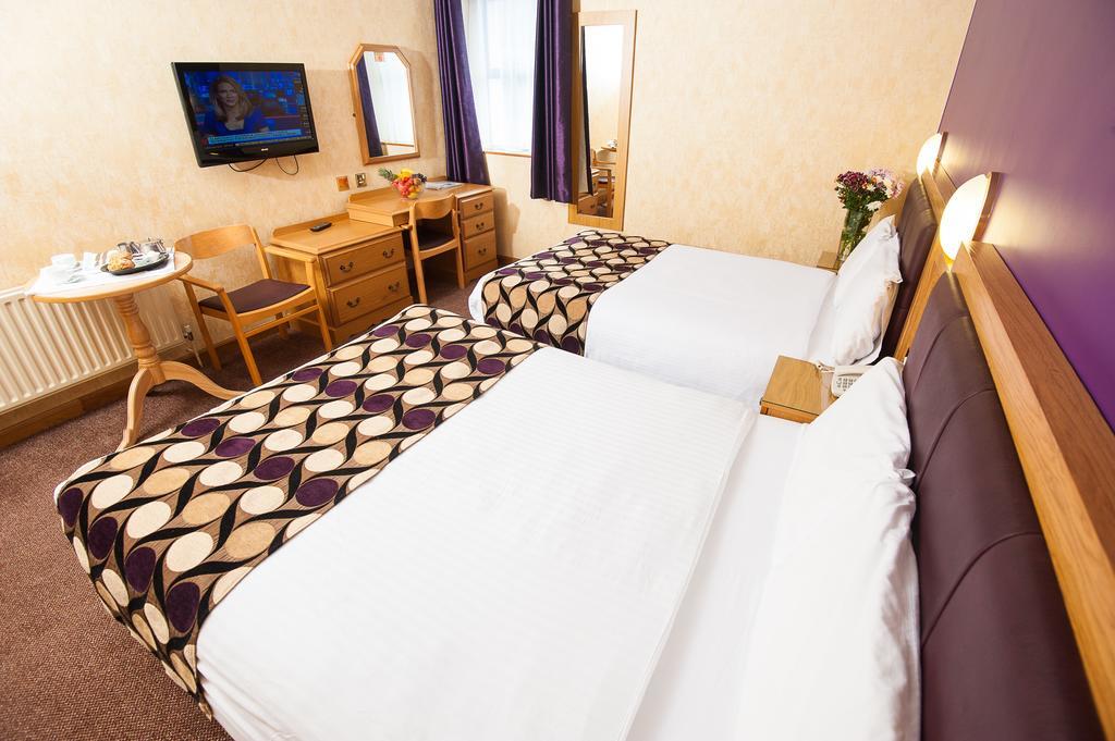 Allingham Arms Hotel Бундоран Екстериор снимка