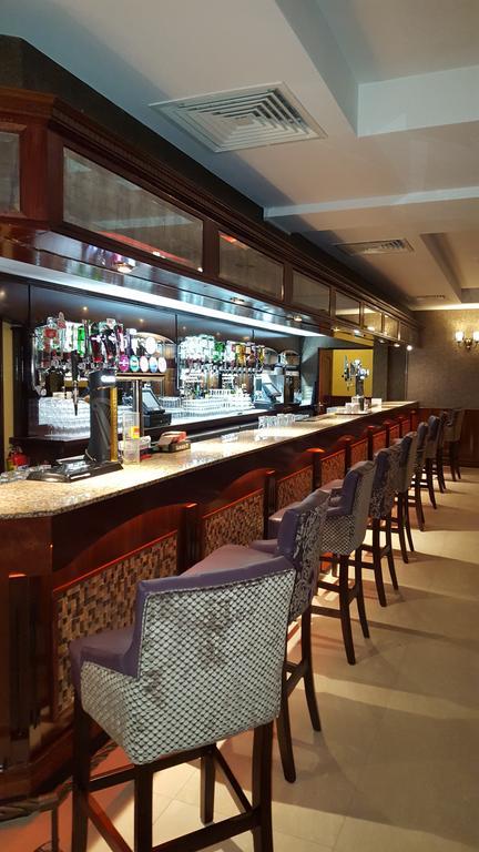 Allingham Arms Hotel Бундоран Екстериор снимка