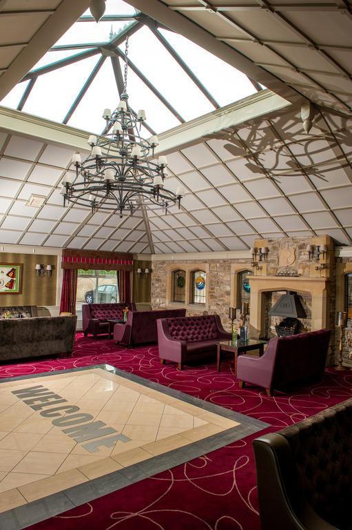 Allingham Arms Hotel Бундоран Екстериор снимка
