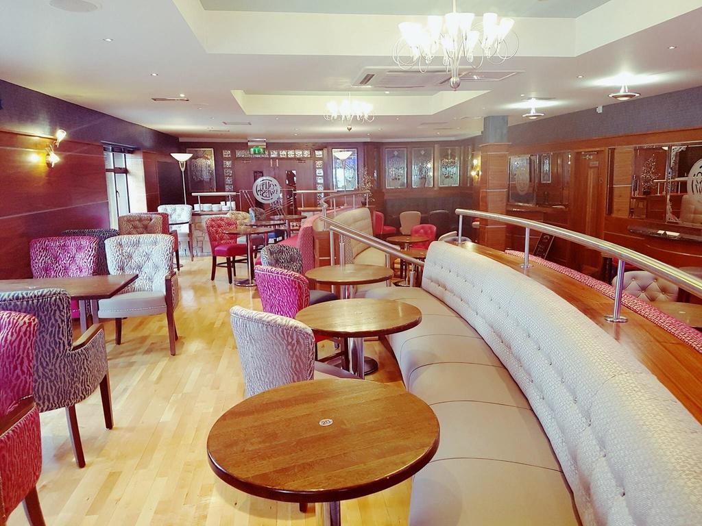 Allingham Arms Hotel Бундоран Екстериор снимка